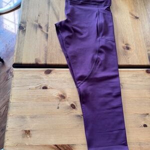 Zyia Brand New with Tags Plum Pocket Light n Tight Hi-rise Capri 20" Size 6-8